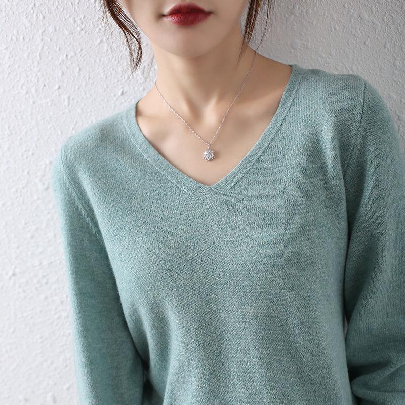 Short Velvet Sweater for Women V-neck Knitted Sweater for Autumn and Winter and Thin Loose Pullover
