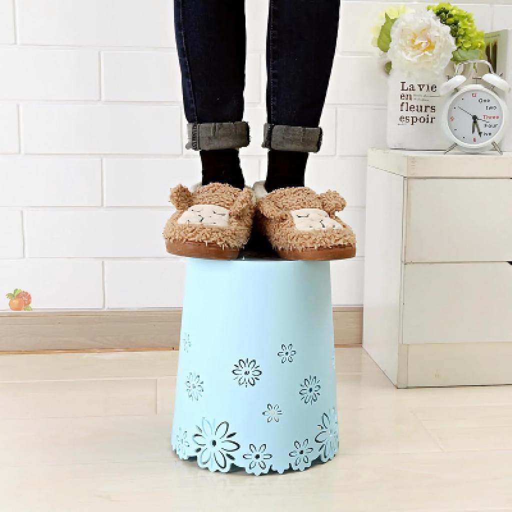Mini Wastebasket 1.8 Gallons Small Pink Trash Can Room Decor Hollow Flower Shape Plastic Lidless Round Garbage Container Bin for Bathroom, Kitchen,