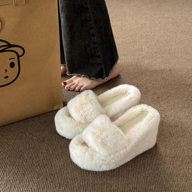 Puszyste kapcie na grubej 12 cm podeszwie damskie do noszenia na zewnątrz 2025 jesień i zima nowe domowe pluszowe bawełniane kapcie damskie z odkrytymi palcami