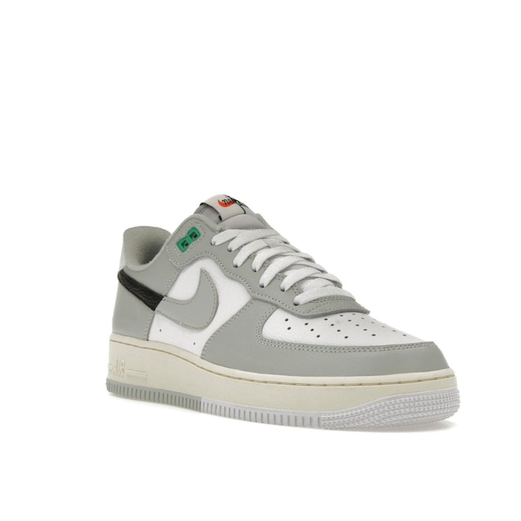 Nike Air Force 1 07 LV8 Split - Hellsilber Herren Sneakers Grau Schwarz Weiß DZ2522-001