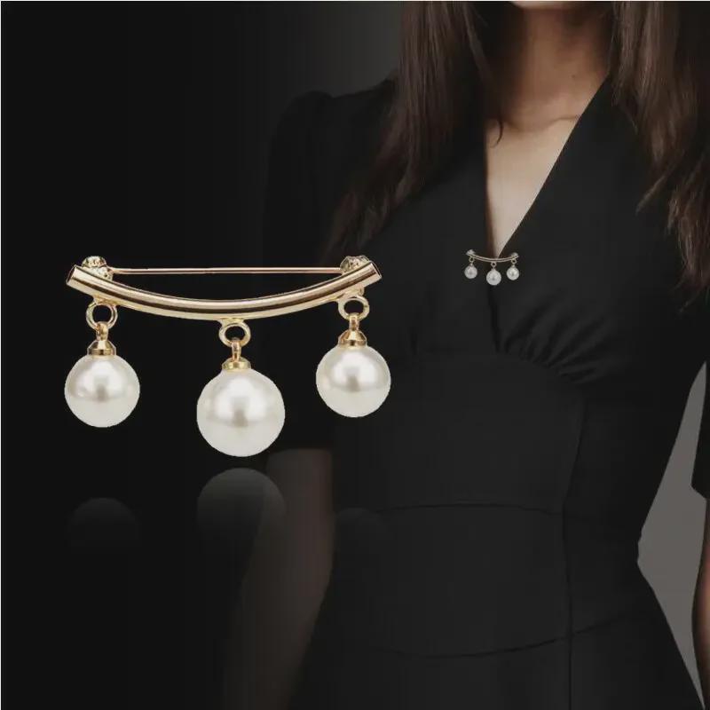 Spilla Corona di Perle e Strass di Cristallo Coreano - Spilla Versatile per Sciarpe da Donna con Spedizione Gratuita
