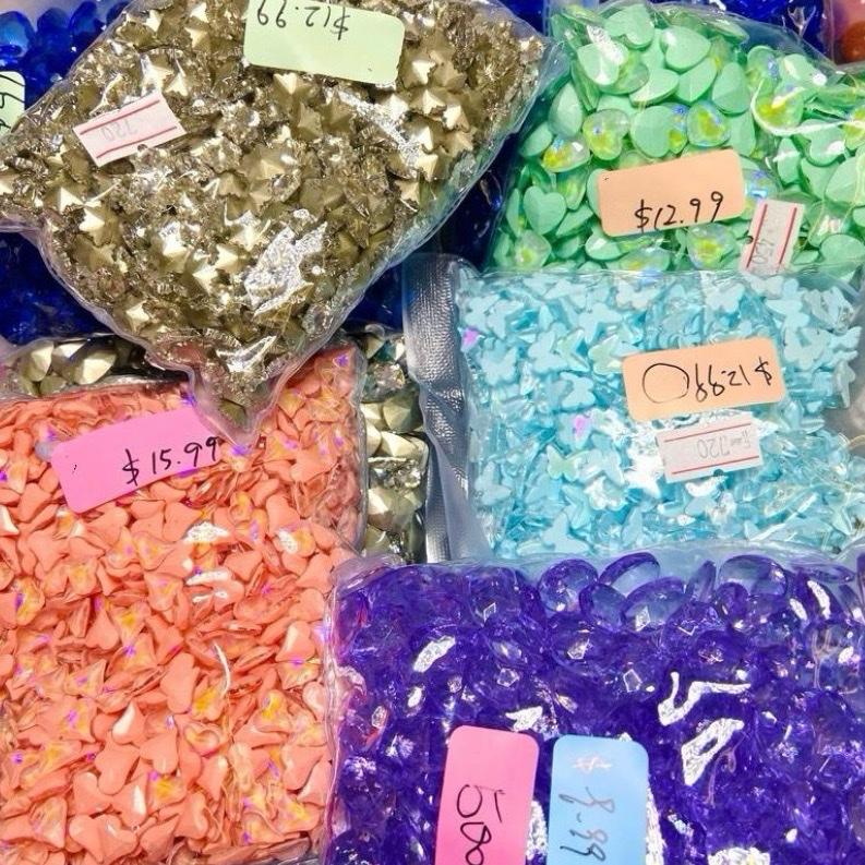 

Wholesale Listing - Loose Charms& Beads & Crystals for Arts and Crafts 4