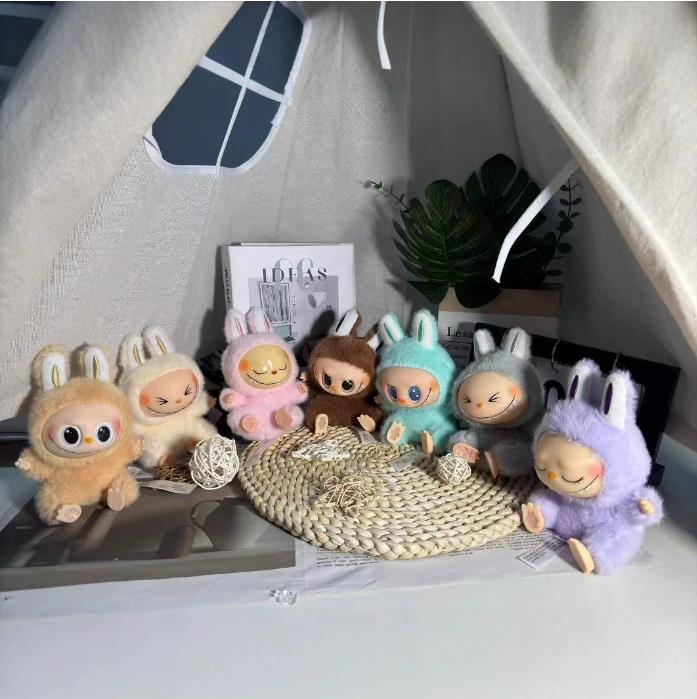 Popular Labubu Plush Keychains Trendy Play Rabub Soft Short Plush Doll Toy Cute Cartoon Pendant for Schoolbag Handbag Car
