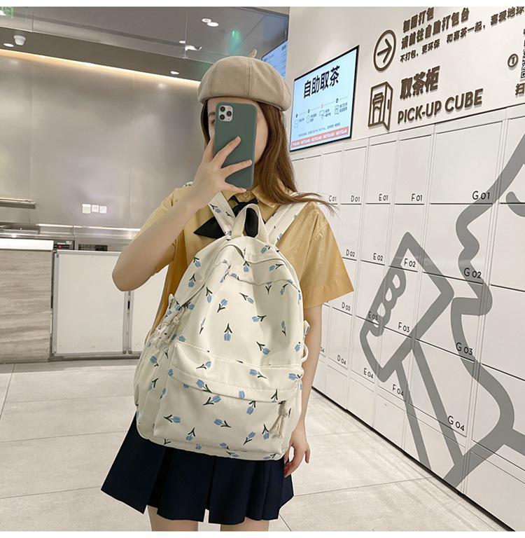 Japanese-Style Floral Backpack for Girls: Fresh, Lightweight, Perfect for Junior High To College Students
