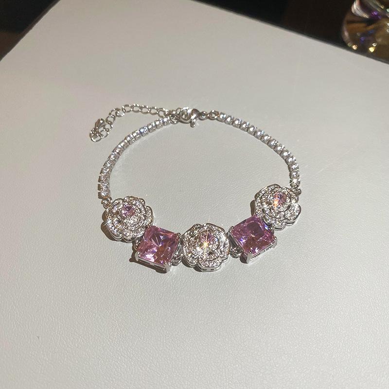 Bracciale Quadrifoglio Zircone Cuore - Gioiello Elegante e Versatile per Donna