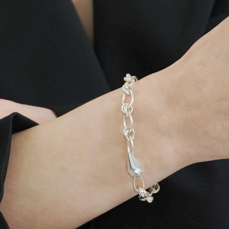 

ALLTER Drop_point hook braceclet(W) White(silver)