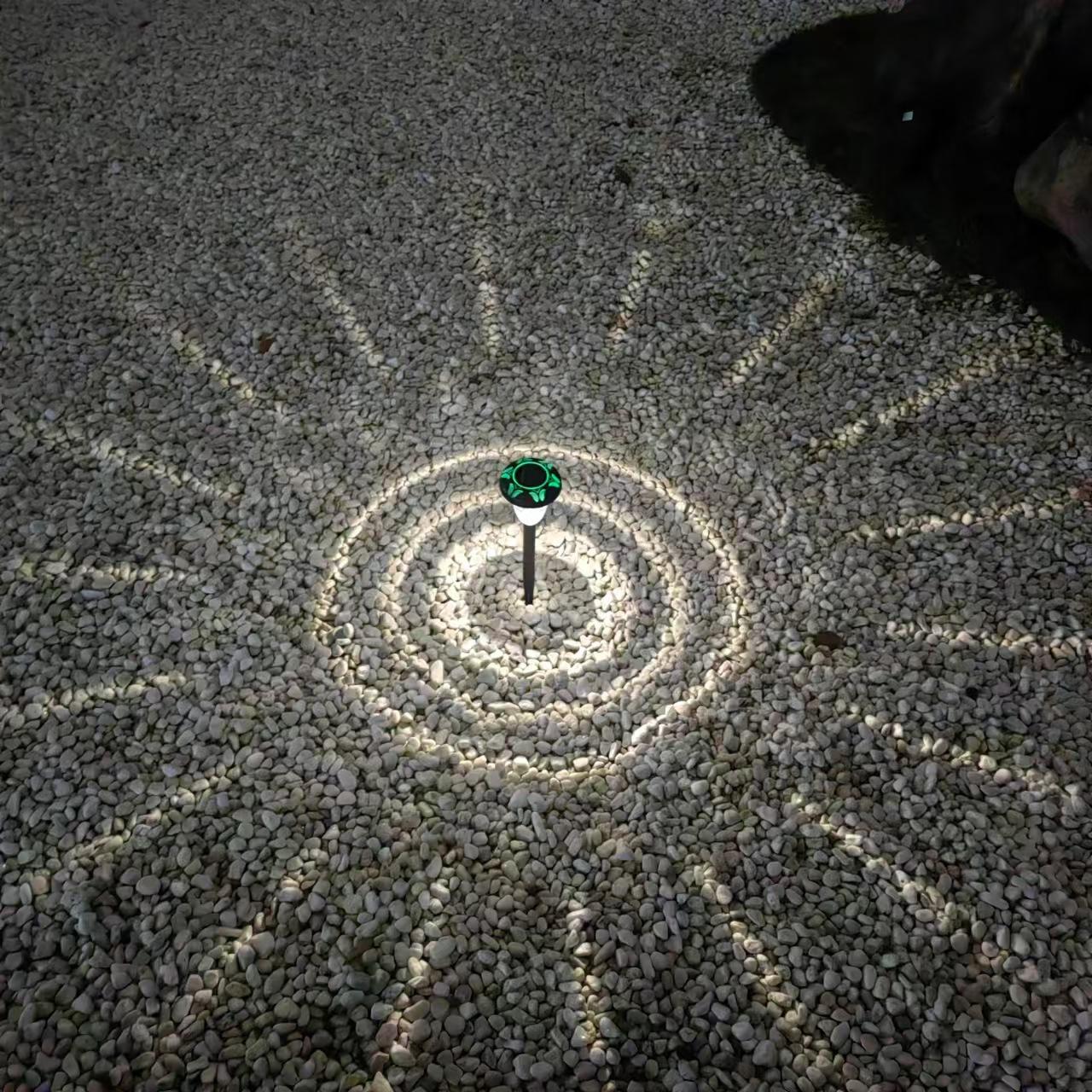 

Сонячні садові ліхтарі на відкритому повітрі, ландшафтні ліхтарі з проекцією метеликів, декоративні ліхтарі для доріжок для вілли, двору, патіо Butterfly light