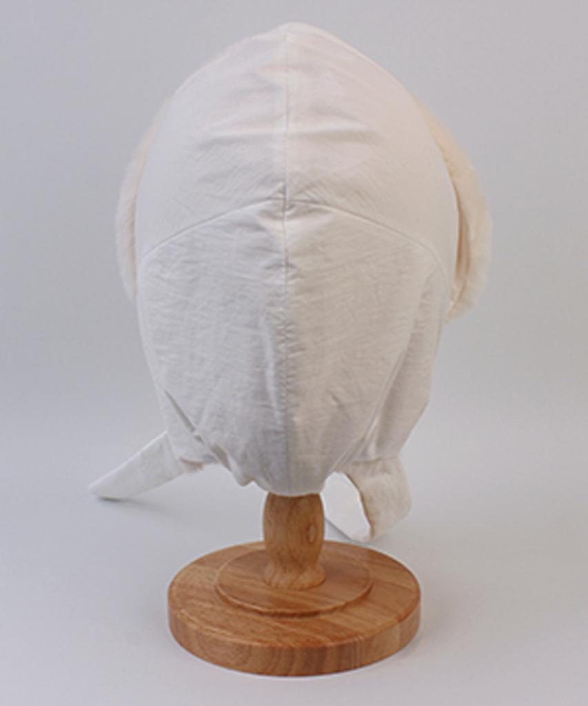 Yunibeosyeolkemiseuteuli Poly Fur White Bonnet Hat