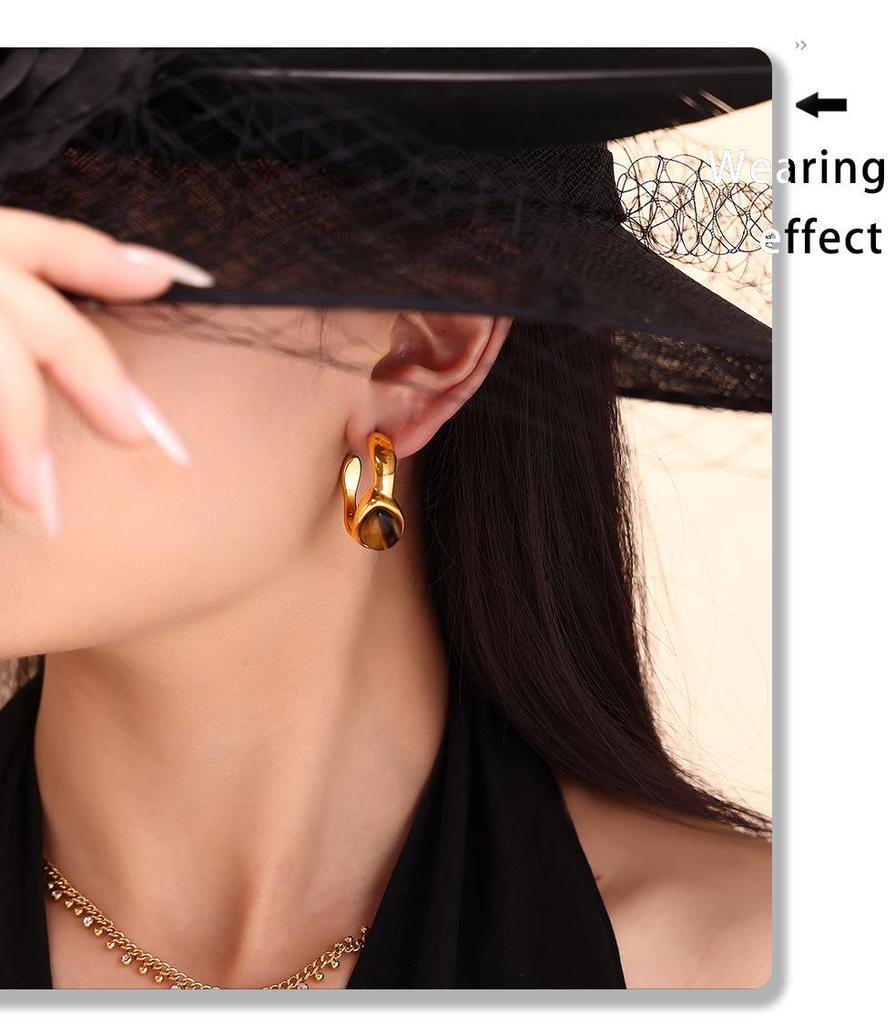 Retro Europäische & Amerikanische C-förmige Tigeraugenstein-Ohrringe mit Edelstahlring, PVD-beschichteter Schmuck.