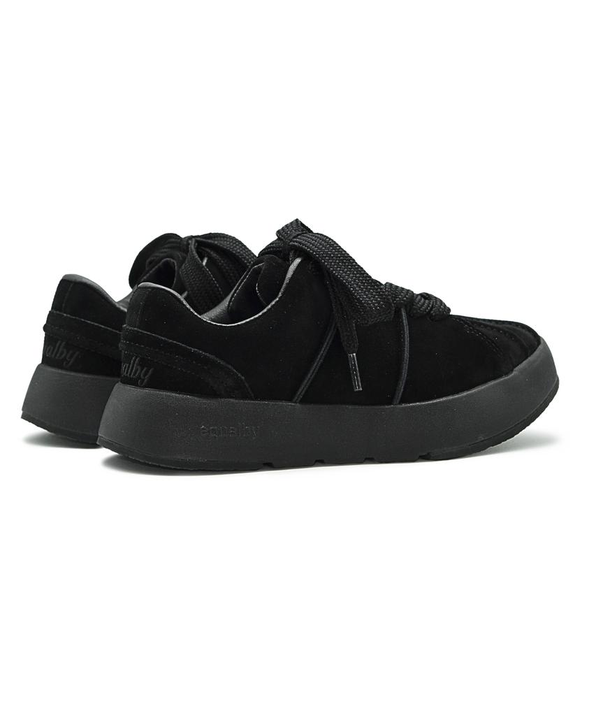 Equalby Madeleine / Black