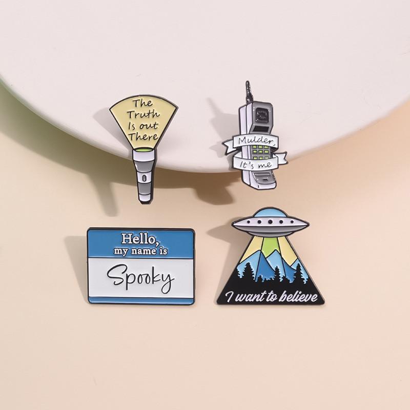 Cartoon Alloy Vibrant Spaceship Phone Brooch Pin Stylish Decorative Badge For Collectors Fans And