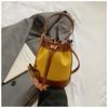 Stylish and simple contrasting color bucket bag women's 2025 new shoulder messenger bag high value casual strap handbag