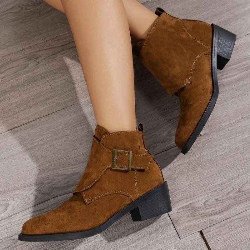 Fashion 2024 new boots with comfortable sleeves, thick heels, autumn and winter rubber fashion, pointed suede, and short heels