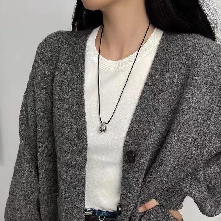 Korean Women's Ultra-Thin Lux Autumn Sweater Necklace with Cold Style Water Drop Pendant