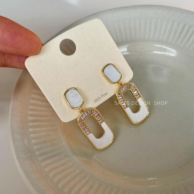 Elegant Korean Geometric Zircon & Mother-of-Pearl Stud Earrings: Light Luxury & Versatile Fashion for Women