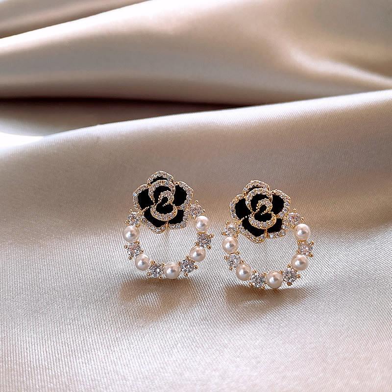 Silver needle oil painting style flower pearl earrings light luxury niche temperament elegant stud earrings exquisite versatile earrings women