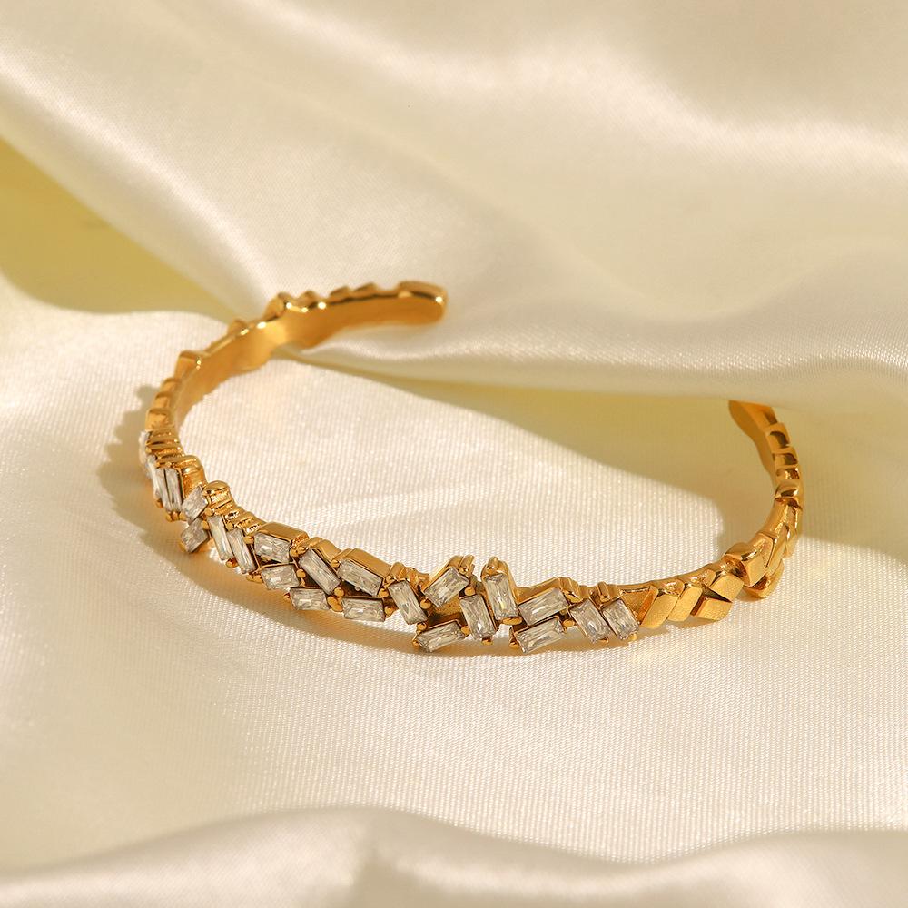 European and American elegant temperament minimalist cold wind versatile inlaid zircon opening bracelet bracelet does not fade bracelet
