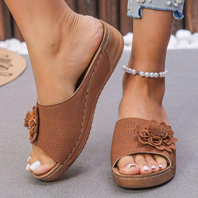 2025 Spring and Summer New 2025 Slope Heel Open Toe Outer Wear Slippers Women's European and American Sandals Large Size Women's Shoes