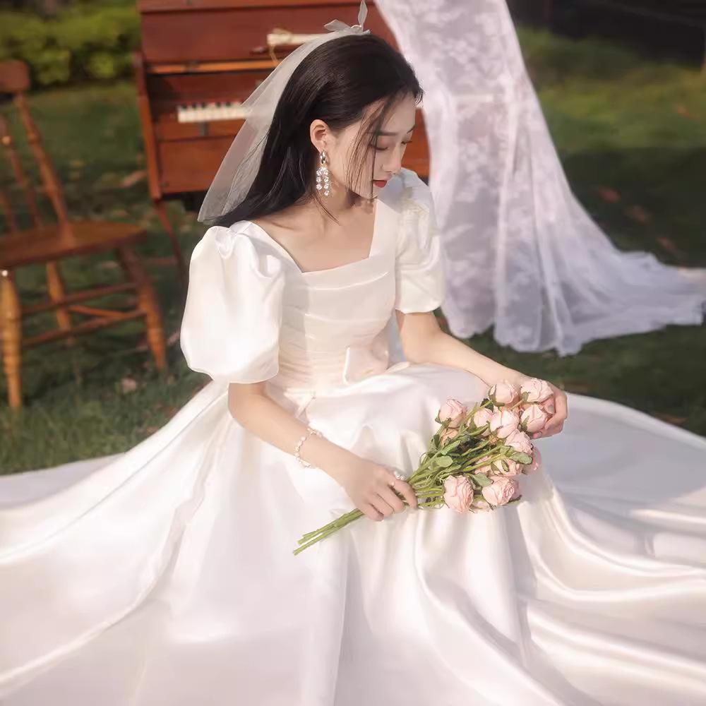 Get the certificate and register the small white dress evening dress women's summer banquet engagement dress French satin white dress light