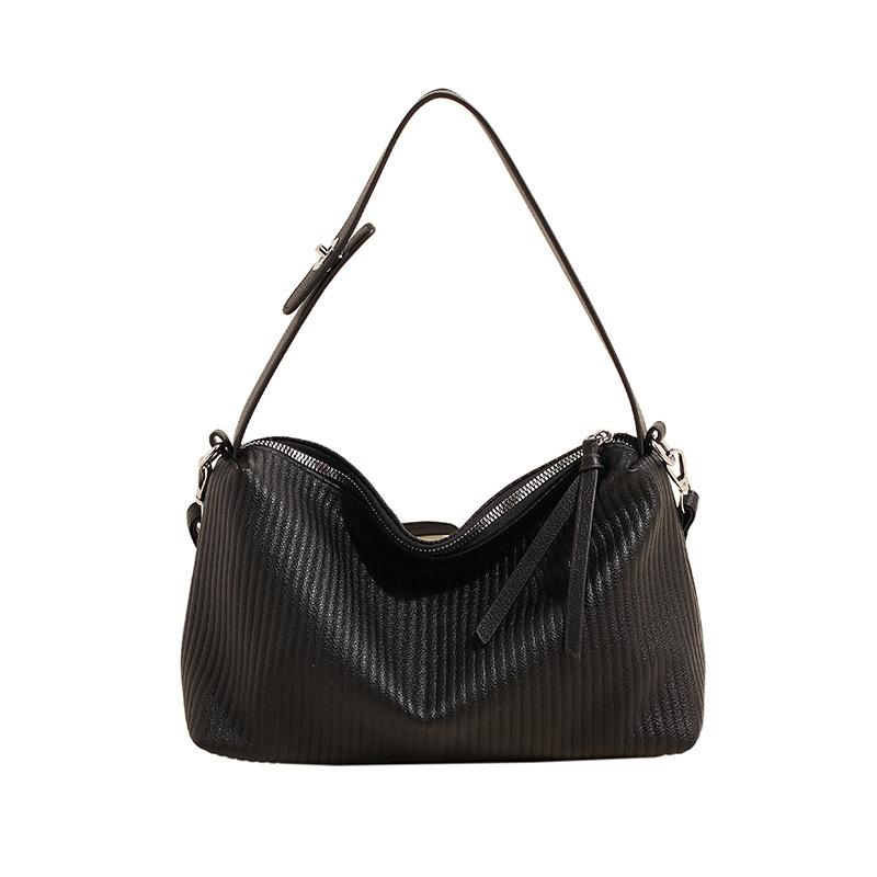 

Hand Pillow Bag Premium Underarm Bag Women s 2025 New Autumn and Winter Fashion Shoulder Bag Folded Messenger Bag