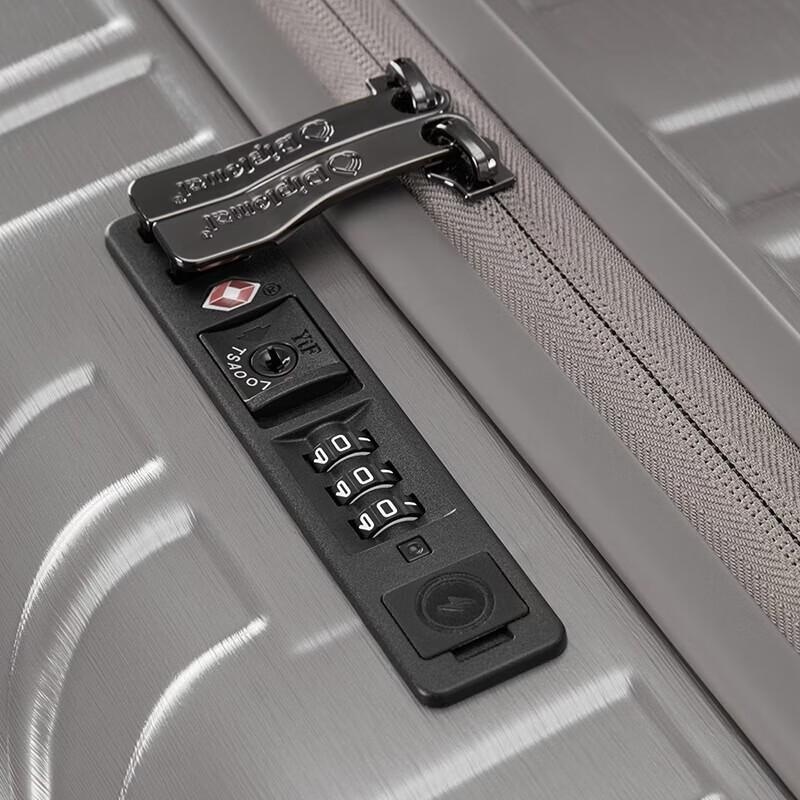Diplomat HM-26202-1 PC Hardside Spinner Luggage