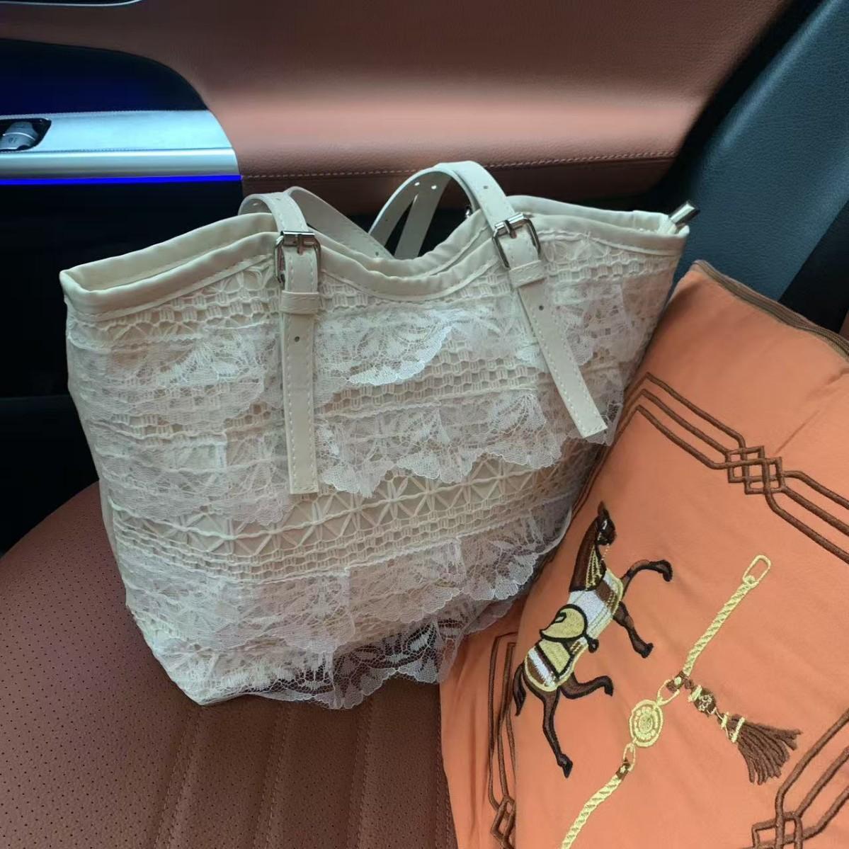 

Amy Rabbit Women s Bag 2025 New Fashion Large Capacity Simple Bag Women s Commuter Versatile Shoulder Bucket Bag