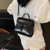 Retro Portable Foreign Style Bag for Women, Korean Version of Fashionable and Versatile Single Shoulder Crossbody, New Simple and Advanced Small