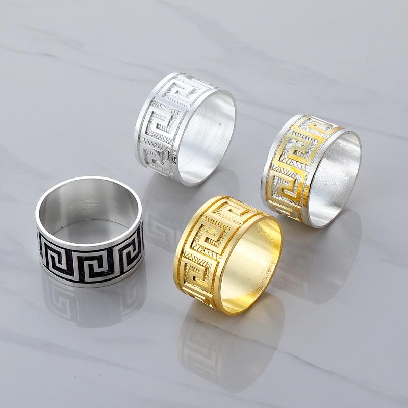 Elegant Metal Napkin Ring for Table Setting Décor
