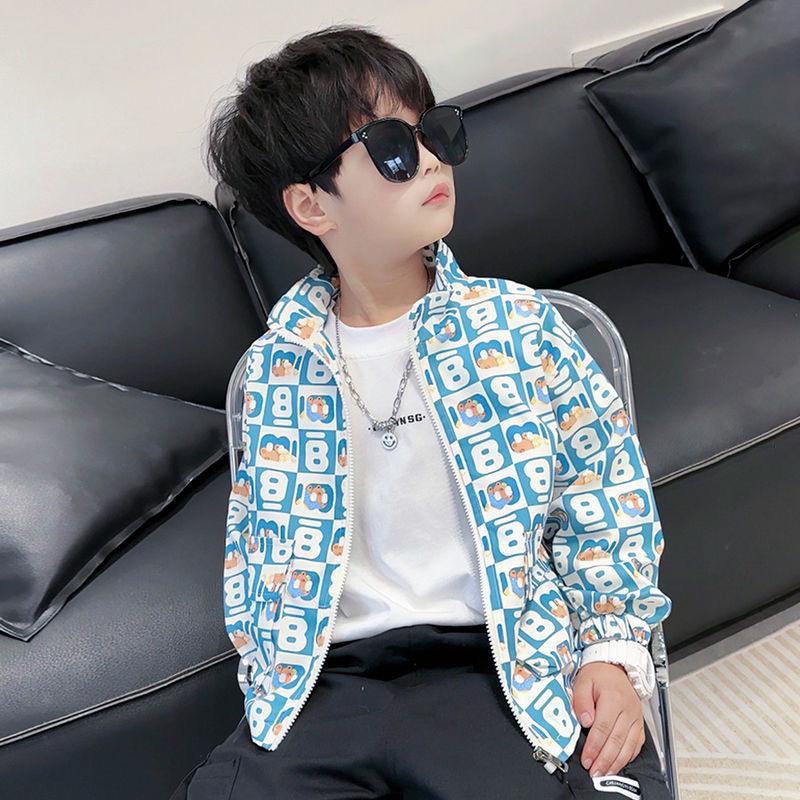 

Стильная двухслойная ветровка для мальчиков: Весенне-осенняя куртка с принтом 140 cm