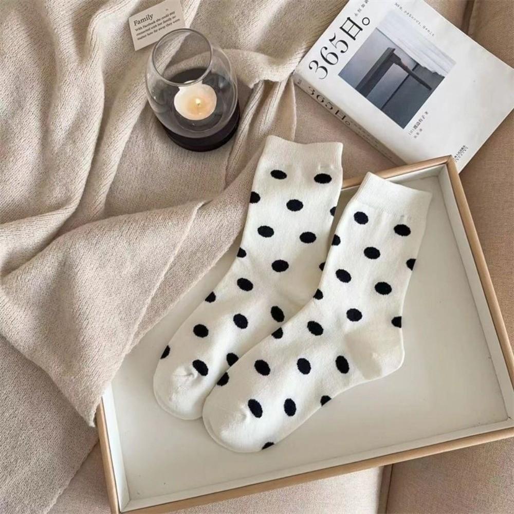 Mid-Calf Length Mid-Calf Crew Socks Polka Dot Pattern Warm Winter Socks Autumn Winter Season