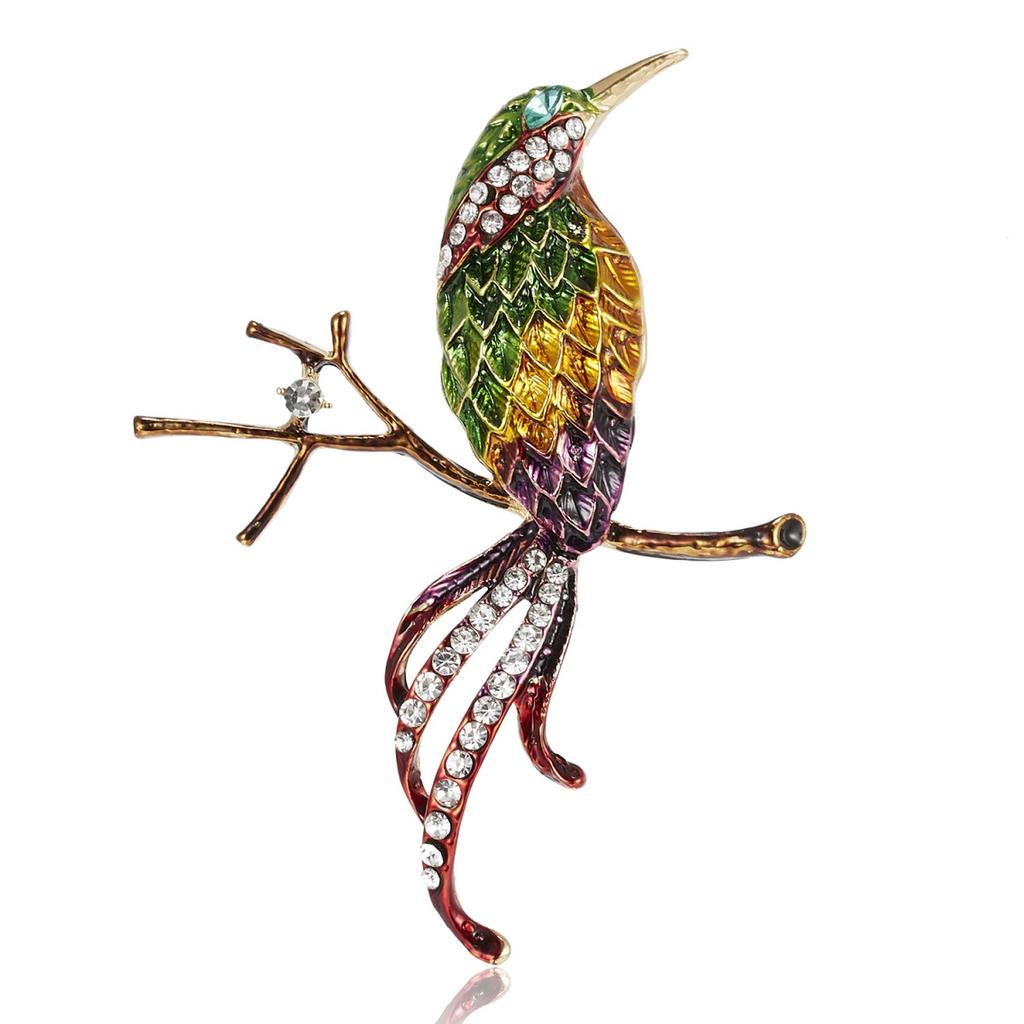 Exquisite Strassvogel auf Ästen sitzend für Damen Herren Cartoon Süßer Kolibri Emaille-Anstecker Tierabzeichen Kleidung Schmuck