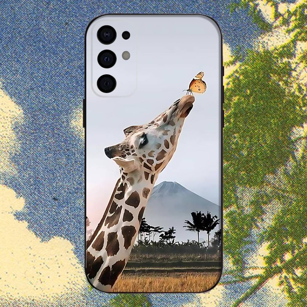Giraffes Cute Animal Phone Case For Samsung S25,S24,S21,S22,S23,S30,Ultra,S20,Plus,Fe,Lite,Note,10,9,5G Black Cover