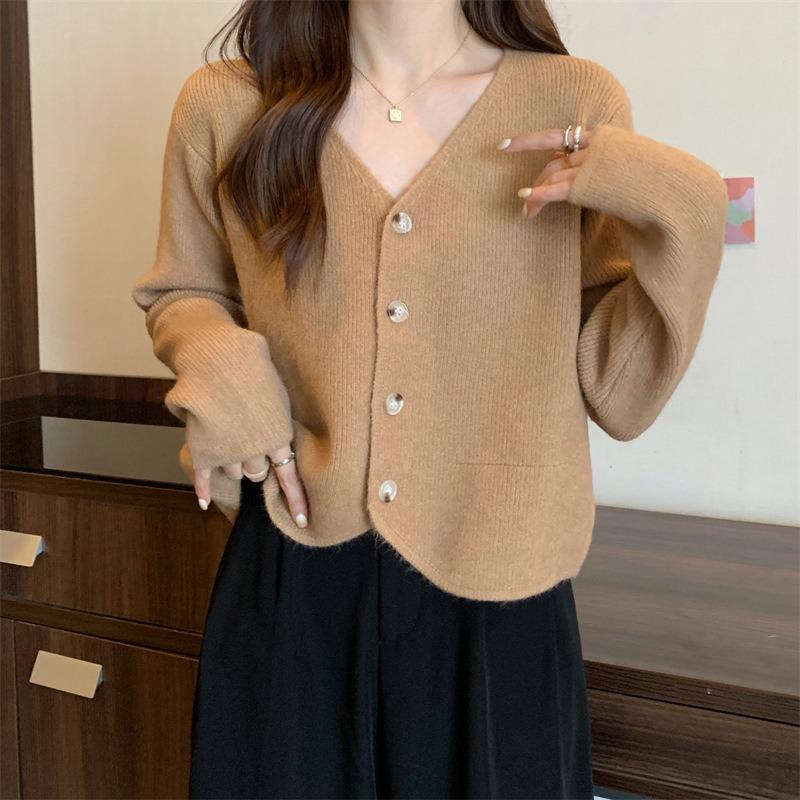 

Soft waxy v-neck sweater jacket women s cardigan gentle and lazy short stacked thickened knitted sweater autumn and winter top average size [recommended 80-60kg]