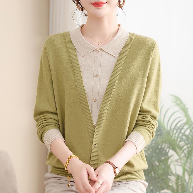 2025 Mom's Stylish Knitted Base Sweater for Middle-Aged Women - Autumn/Winter Two-Piece Look