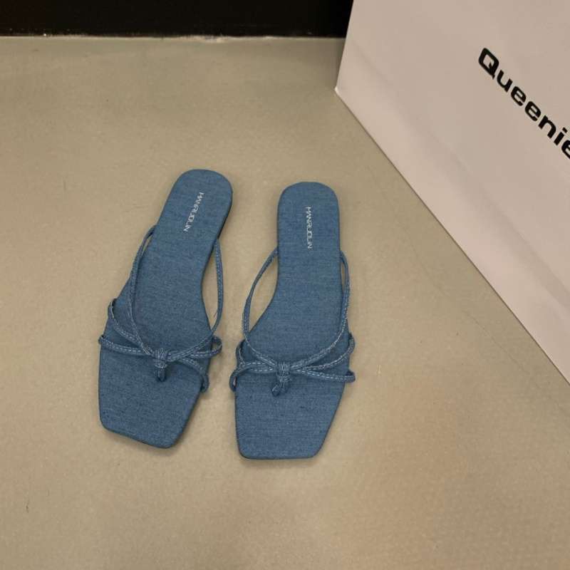 

Retro silver sandals seaside soft-soled flat-bottomed slippers for women s summer flip-flops French fashion women s sandals 40