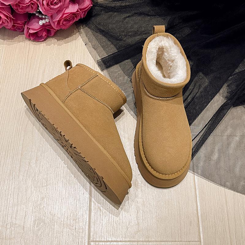 

Waterproof thick-soled snow boots women s autumn and winter short tube piled and thickened student bread shoes outdoor cotton shoes 35 малиновий