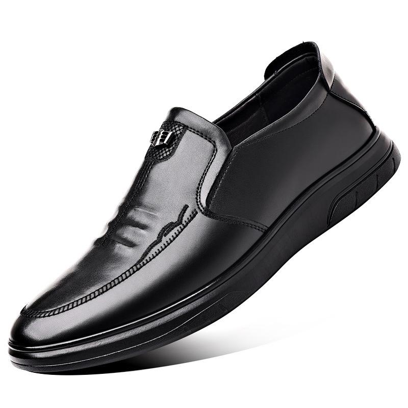 

Кожаная обувь мужская новая летняя на мягкой подошве слипоны мужская деловая и повседневная обувь для папы 44