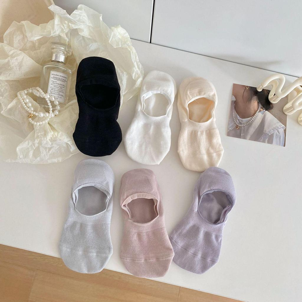 Women's Low-Cut Breathable Cotton Socks – Japanese Style, Anti-Slip, Invisible and Comfortable.