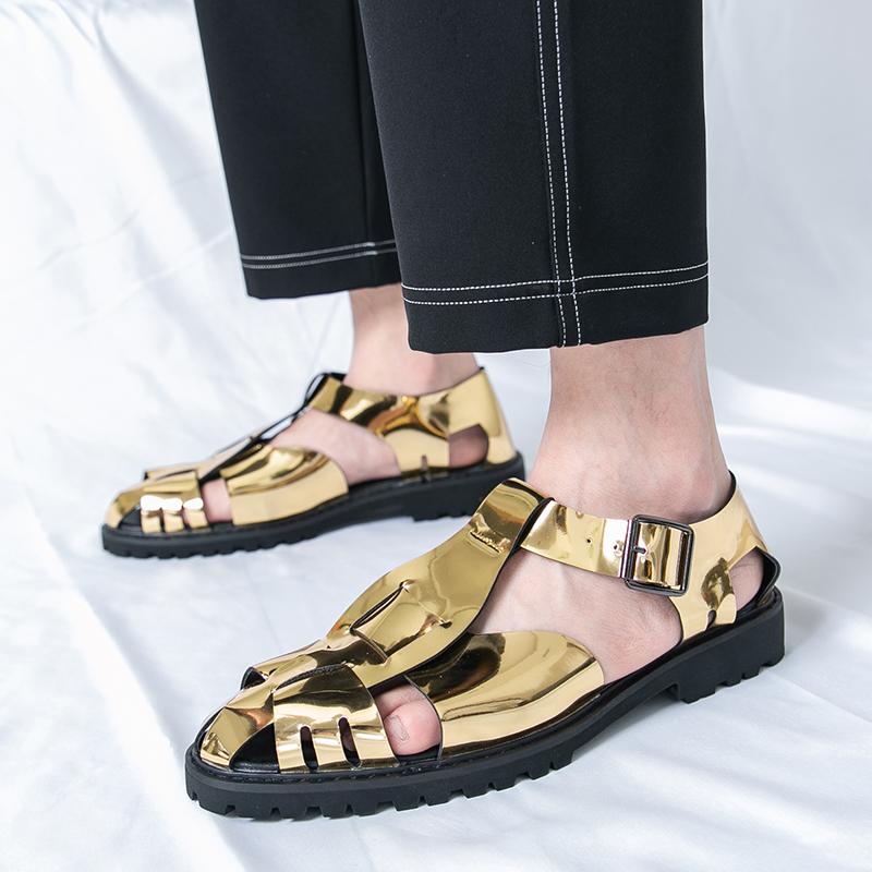 Novos Gladiadores Masculinos de Verão Fivela Dourada Plataforma Sapatos Casuais Sandálias de Praia Respiráveis Chinelos para Exterior Tamanho Grande