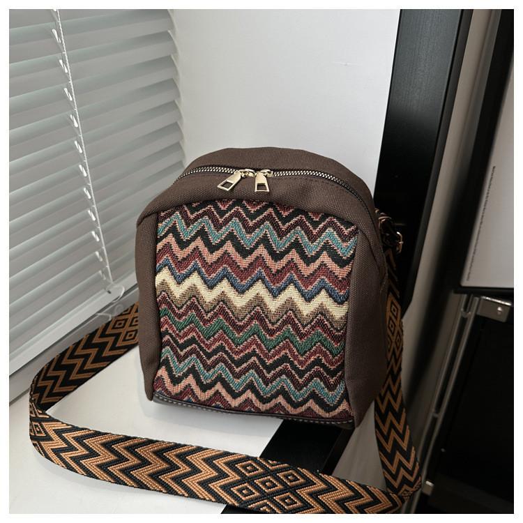 Fashionable Ethnic Style Women's Crossbody Bag 2024 Winter New Lady Shoulder Bag