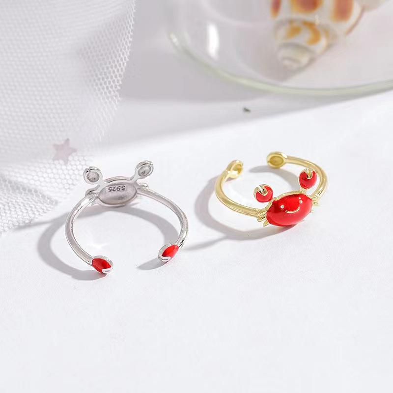 925 Silver Crab Ring: Women's Trendy Open Design with Cute Pincer Accents - Perfect for the Fashionable Trendsetter