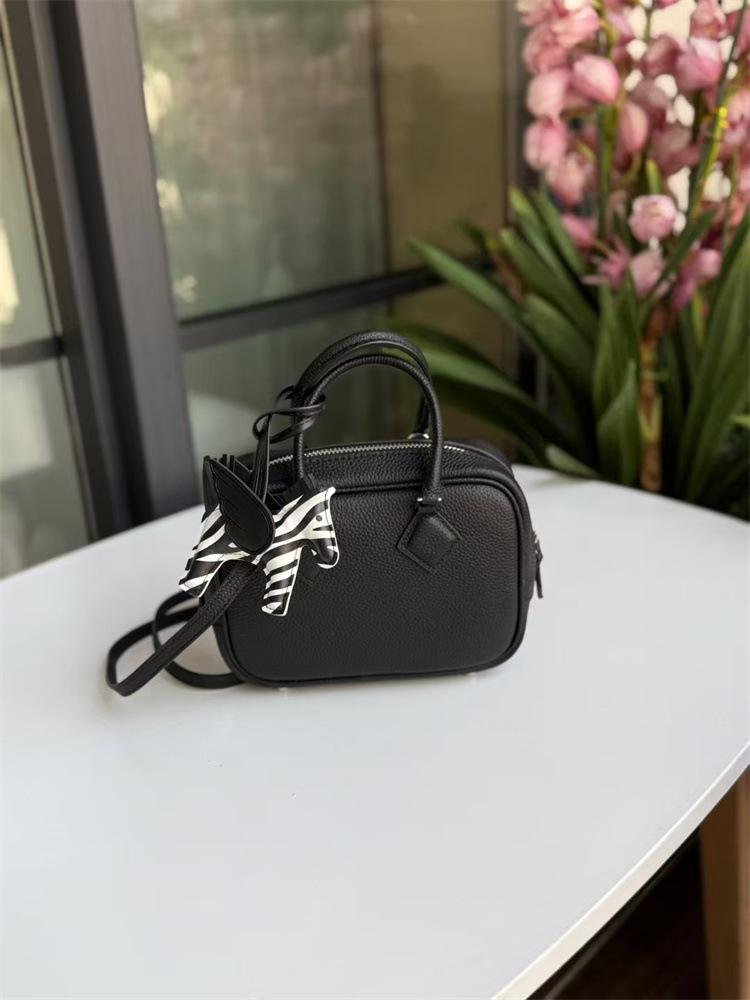 2025 New Genuine Leather Women's Bag Head Layer Leather Plumes Soft Leather Feather Bag Handheld Diagonal Cross Border Women's Bag