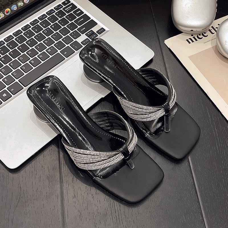 

Foot-pinching flip-flops women s half-drag summer new beautiful rhinestone belt with skirt sandals 35 чёрный