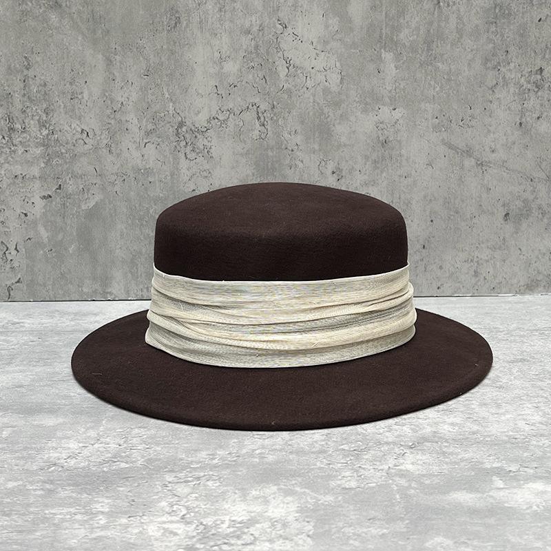 

European And American Style British Elegant Wool Woolen Flat Top Top Hat Women S Autumn And Winter Pleated Silk Hemp Retro Versatile Casual Hat M（56-57.5cm） темно-коричневого кольору