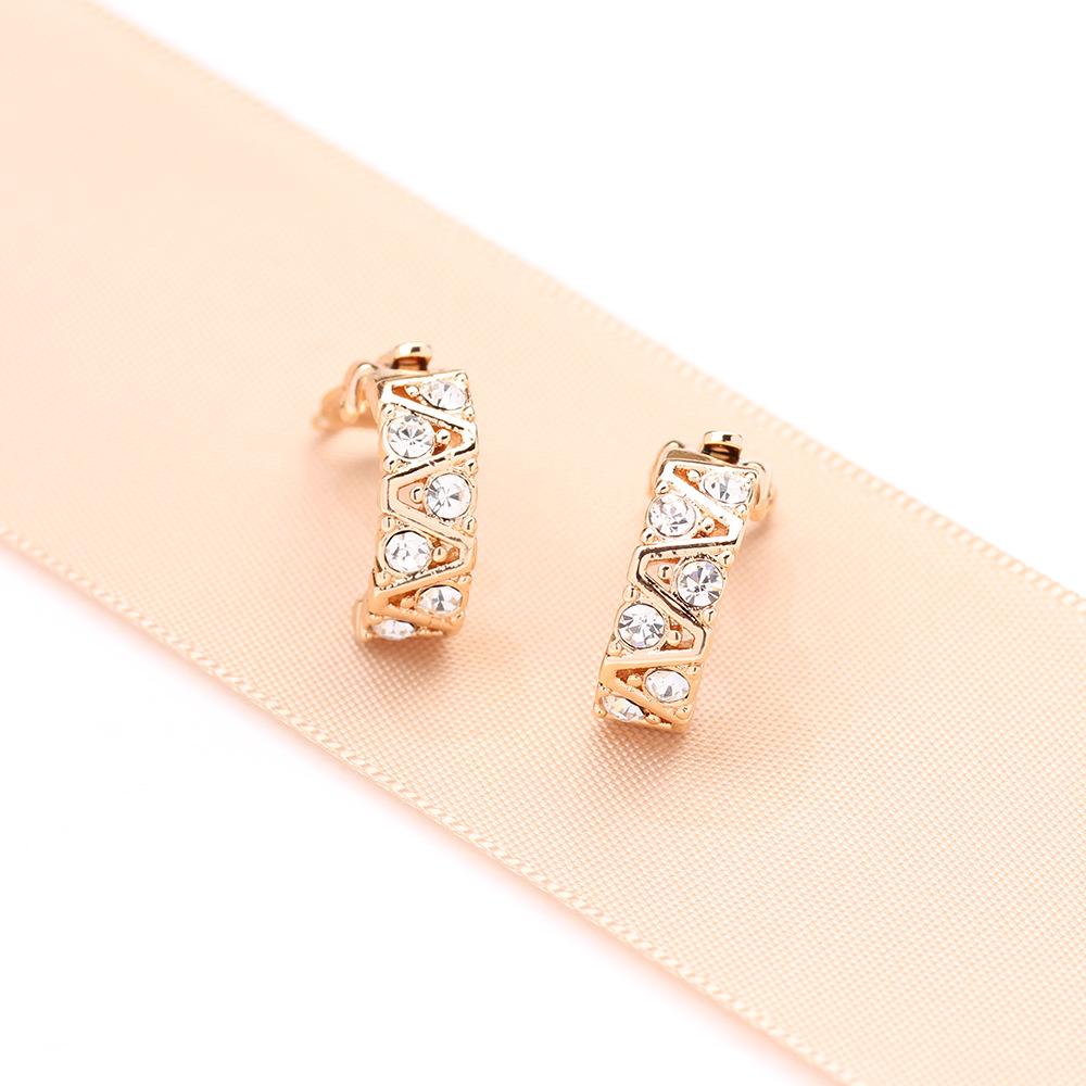 Simple and versatile gold-plated V-shaped earrings with diamonds, gold and silver two-color earless ear clips, women's fashion temperament earrings.