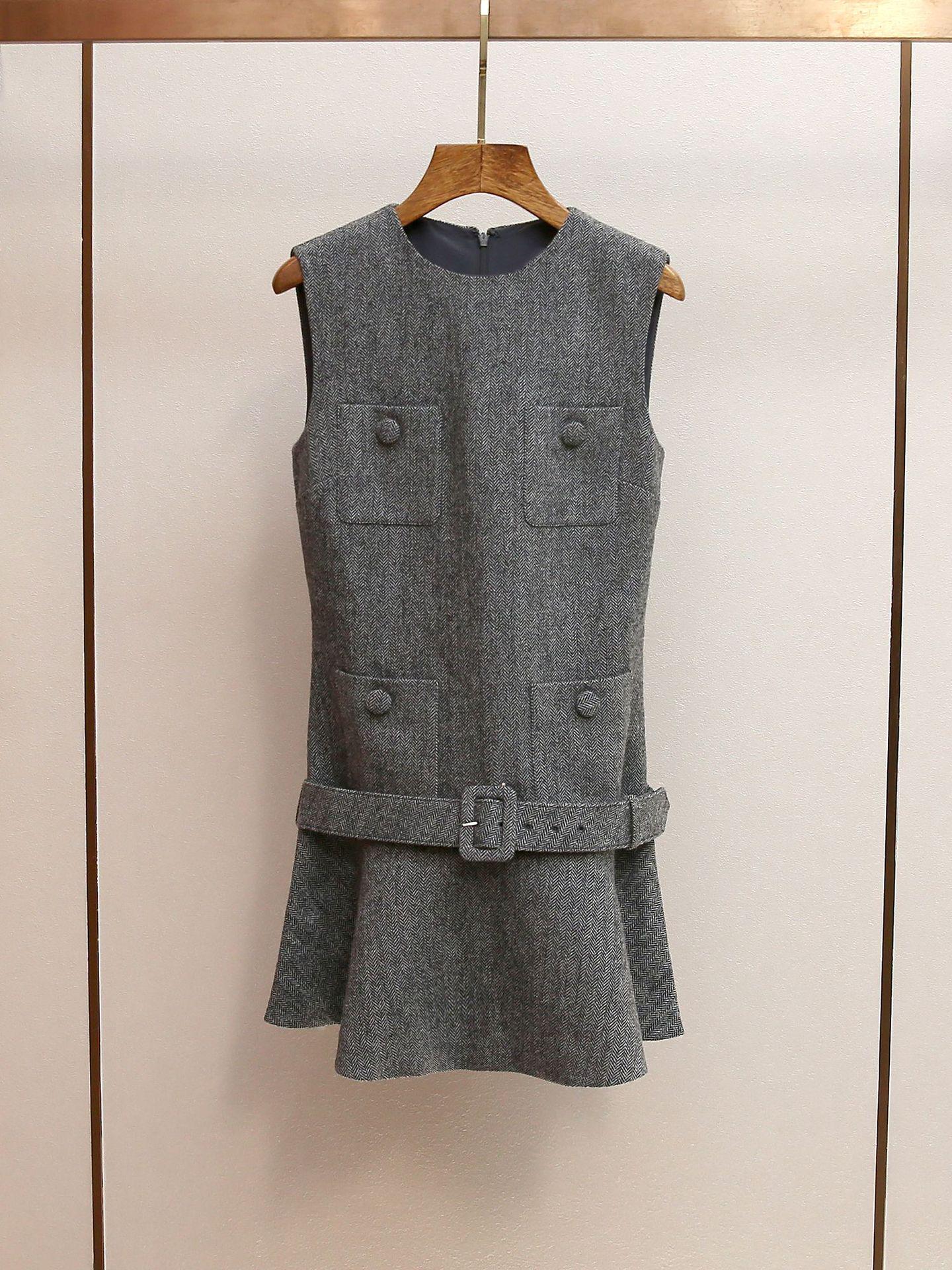

SP Family Grey Waist-Cinched Ruffled Vest Dress - Autumn/Winter Collection Small серый