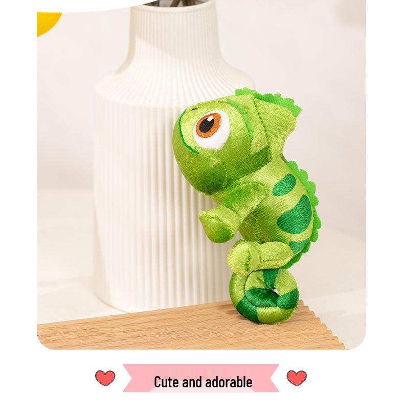 Trendy One-Shoulder Lizard Plush Toy Matching Party Outfit