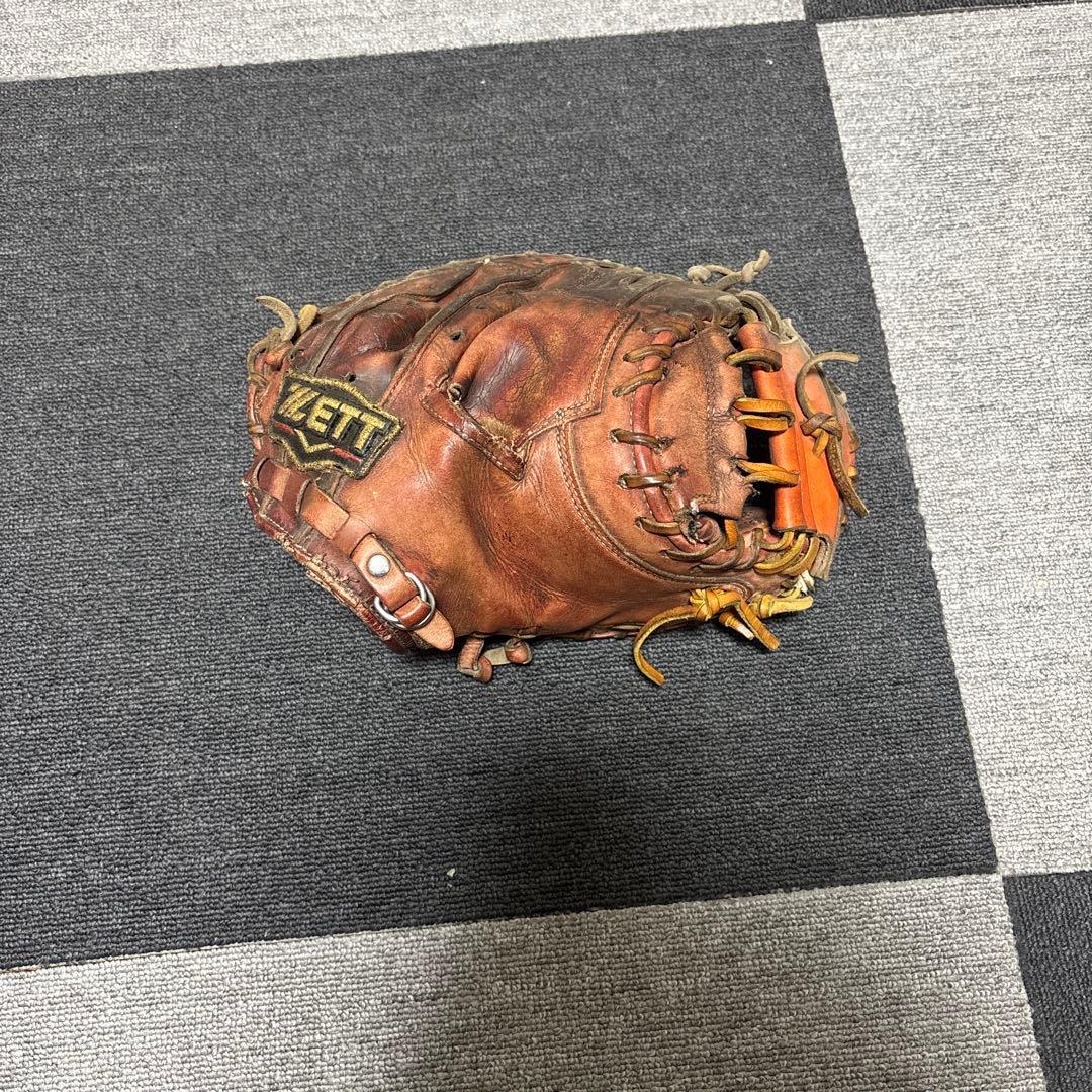 Used ZETT hard glove orange