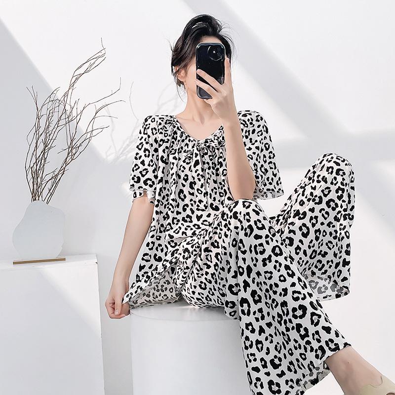 1011 new pajamas women's summer cotton and silk thin short-sleeved trousers set can be worn outside spring and autumn large-size loungewear