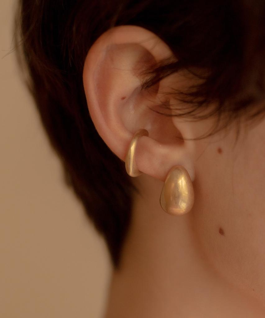 Novice Tokyo Mini Pendulum Ear Cuff / Gold